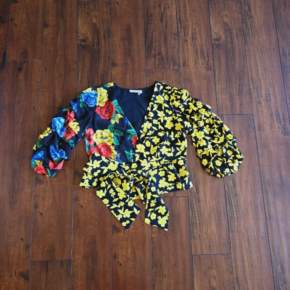 Alice + Olivia Dominica Floral Reversible Tuck-Sleeve Wrap Top Size Medium - Picture 9 of 16